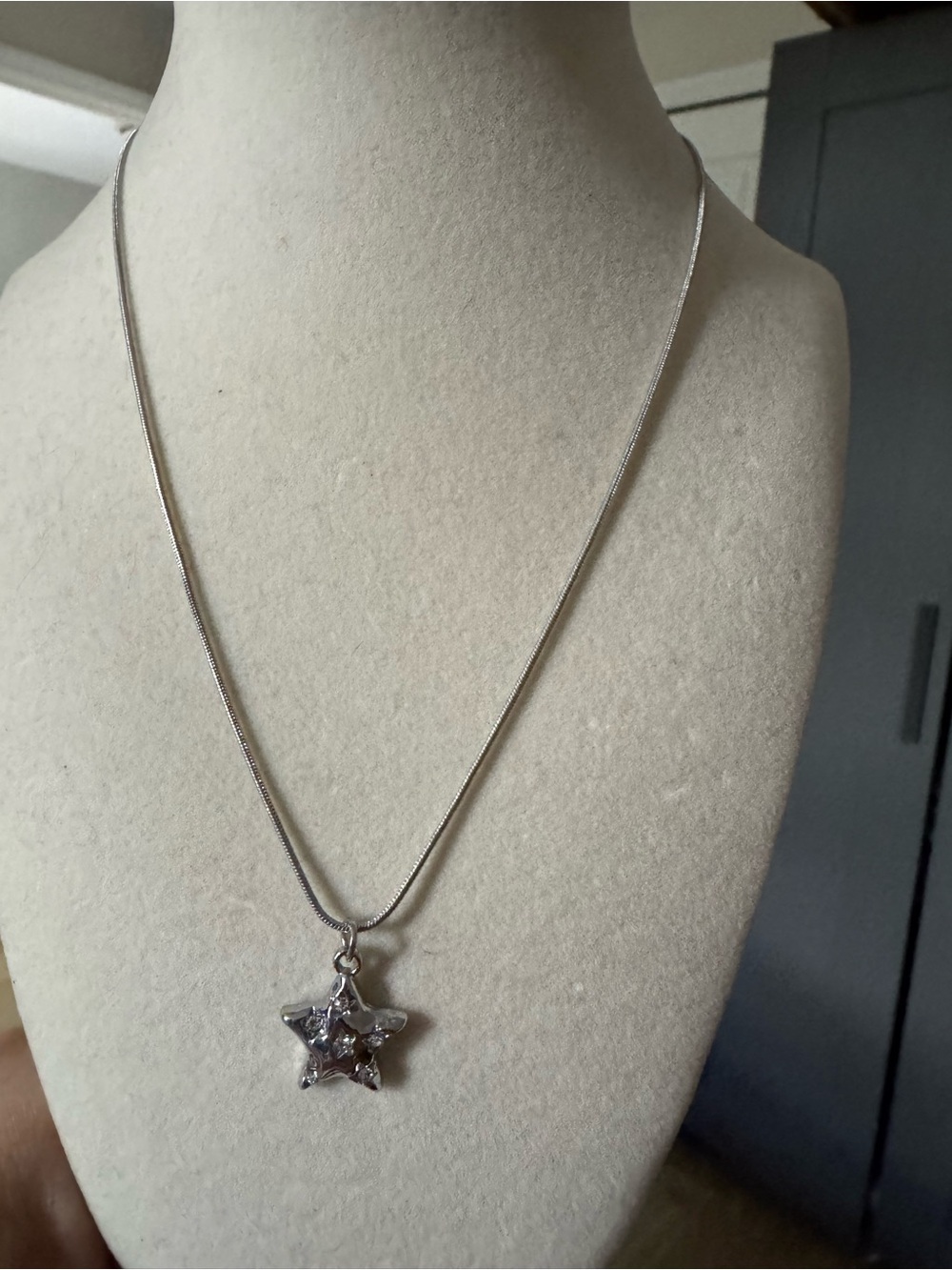 Silver Star Pendant Necklace - Silver